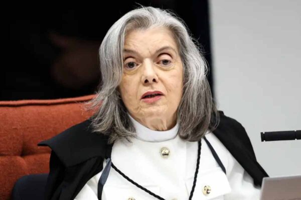 STF forma maioria inicial para condenar Eduardo Bolsonaro por difamação contra Tabata Amaral