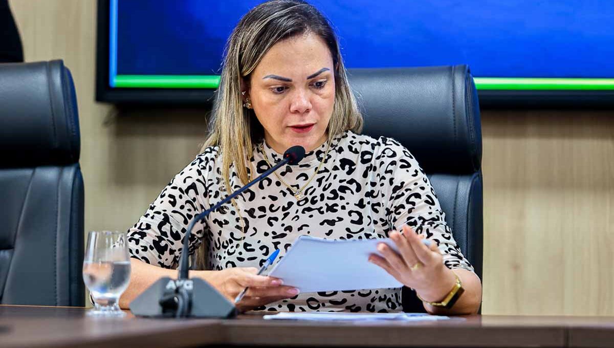 Projeto de Cláudia de Jesus garante progressão funcional a servidores cedidos da Sesau em Rondônia