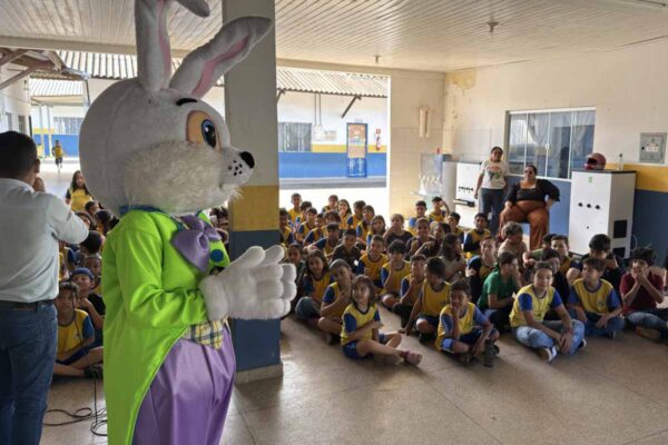 Prefeitura de Porto Velho leva coelhinho às escolas e convida famílias para Páscoa no Parque