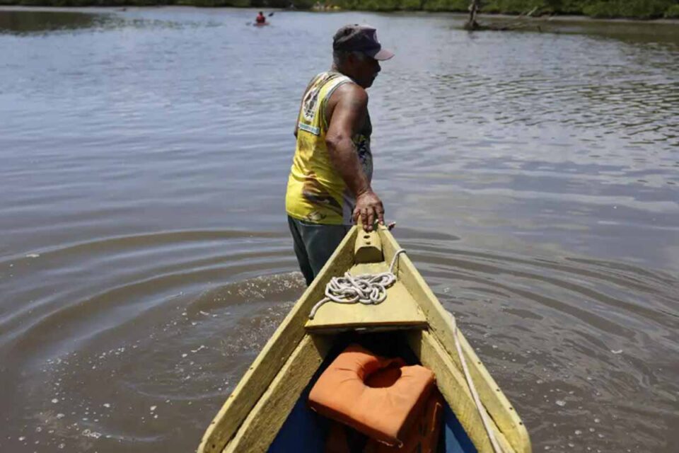 <div style="
                font-size: 18px;
                font-weight: bold;
                color: #0073aa;
                margin-bottom: 5px;
                text-transform: uppercase;
            ">SEGURO-DEFESO</div>Câmara rejeita alterações do Senado na MP do seguro-defeso e mantém regras aprovadas