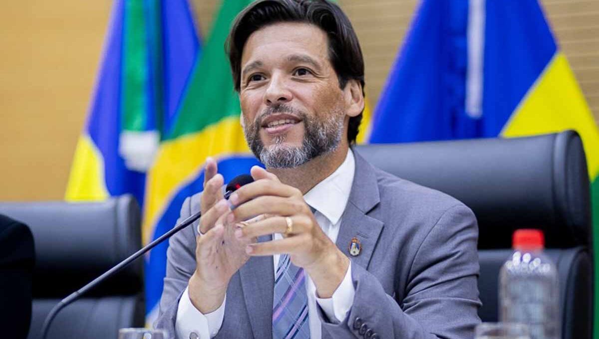 Deputado Delegado Camargo tem projeto aprovado que anistia policiais penais e reforça liberdade de expressão