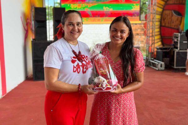 Deputada Dra. Taíssa recebe homenagem do Boi Flor do Campo e anuncia R$ 500 mil para o Duelo na Fronteira