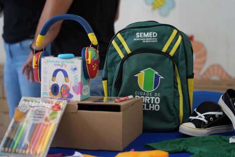 Prefeitura de Porto Velho amplia entrega de kits pedagógicos e beneficia mais de 43 mil alunos
