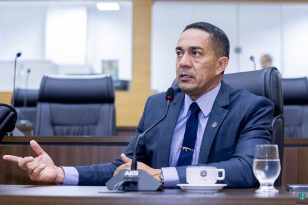 Projeto de Eyder Brasil propõe cota mínima de 20% para artistas locais em rádios e eventos públicos em Rondônia