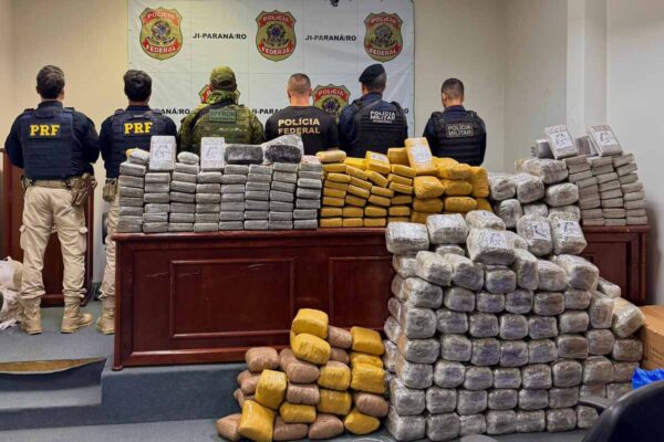 Apreensão de 460 kg de drogas leva dois à prisão em operação integrada em São Francisco do Guaporé