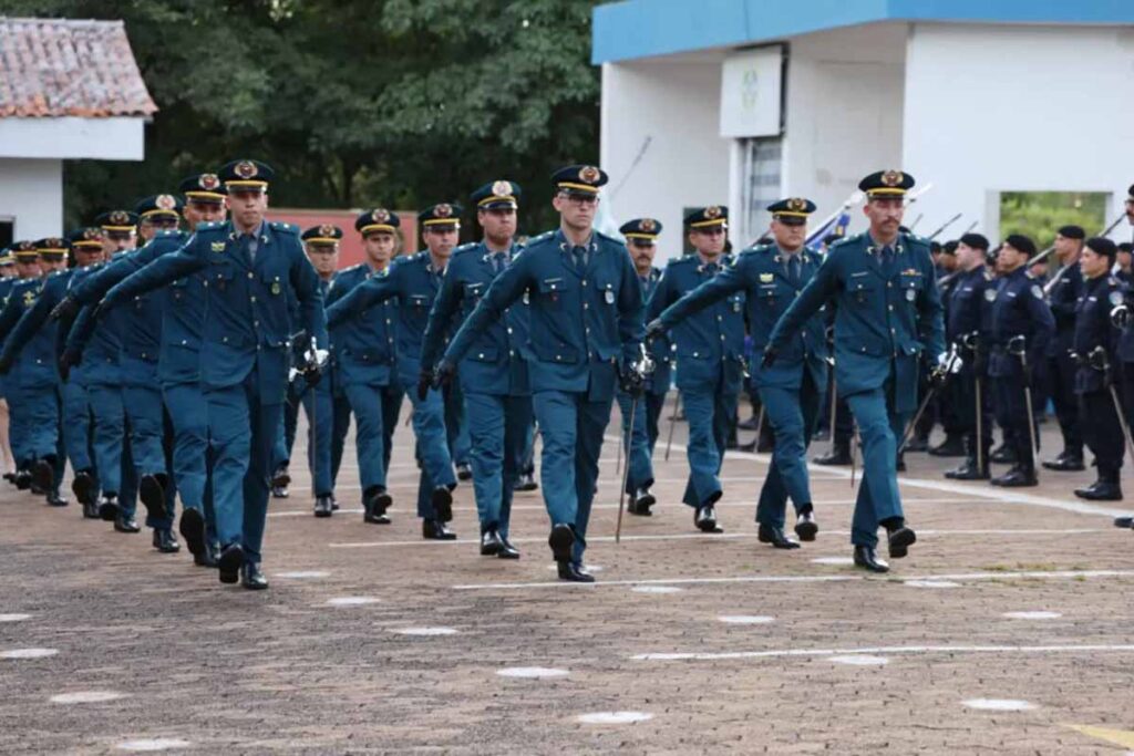 Governo de Rondônia promove policiais militares e entrega 194 medalhas em cerimônia do Dia de Tiradentes
