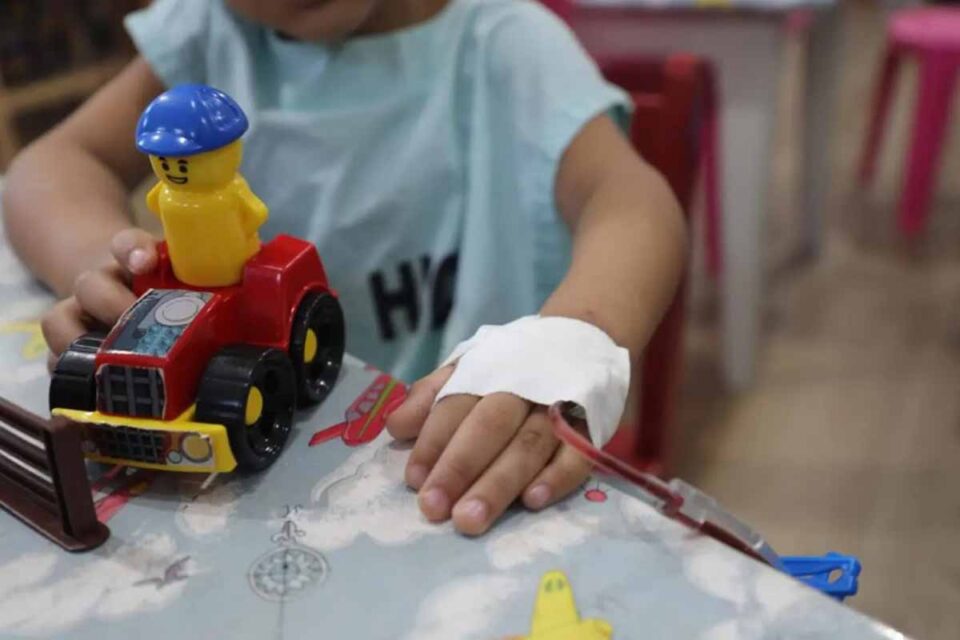 <div style="
                font-size: 18px;
                font-weight: bold;
                color: #0073aa;
                margin-bottom: 5px;
                text-transform: uppercase;
            ">SAÚDE INFANTIL</div>Hospital Infantil Cosme e Damião registra mais de 108 mil atendimentos e amplia assistência pediátrica em Rondônia