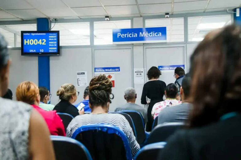INSS projeta 19 mil perícias em mutirão nacional para reduzir fila de quase 900 mil processos