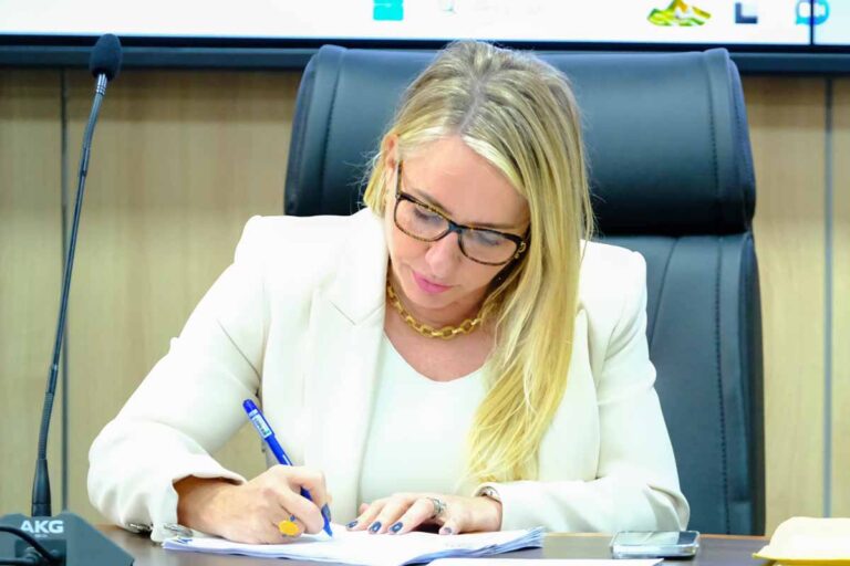 Ieda Chaves acompanha acolhimento de idosa resgatada em situação de vulnerabilidade em Porto Velho