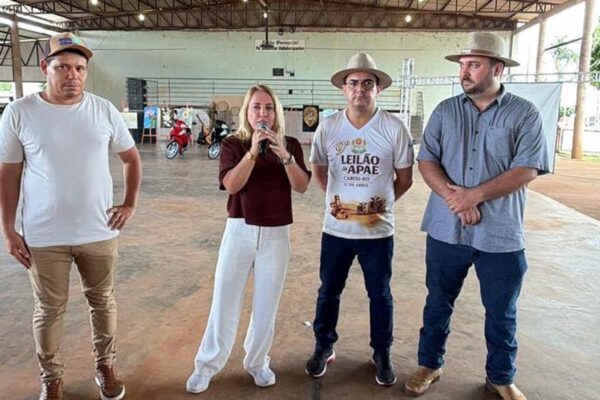 Ieda Chaves participa de leilão da Apae em Cabixi e reforça apoio a ações sociais