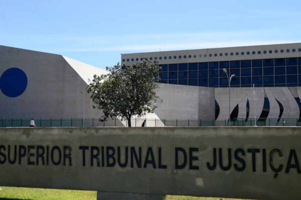 STJ descarta relatório com IA como prova em ação penal e determina nova análise do caso