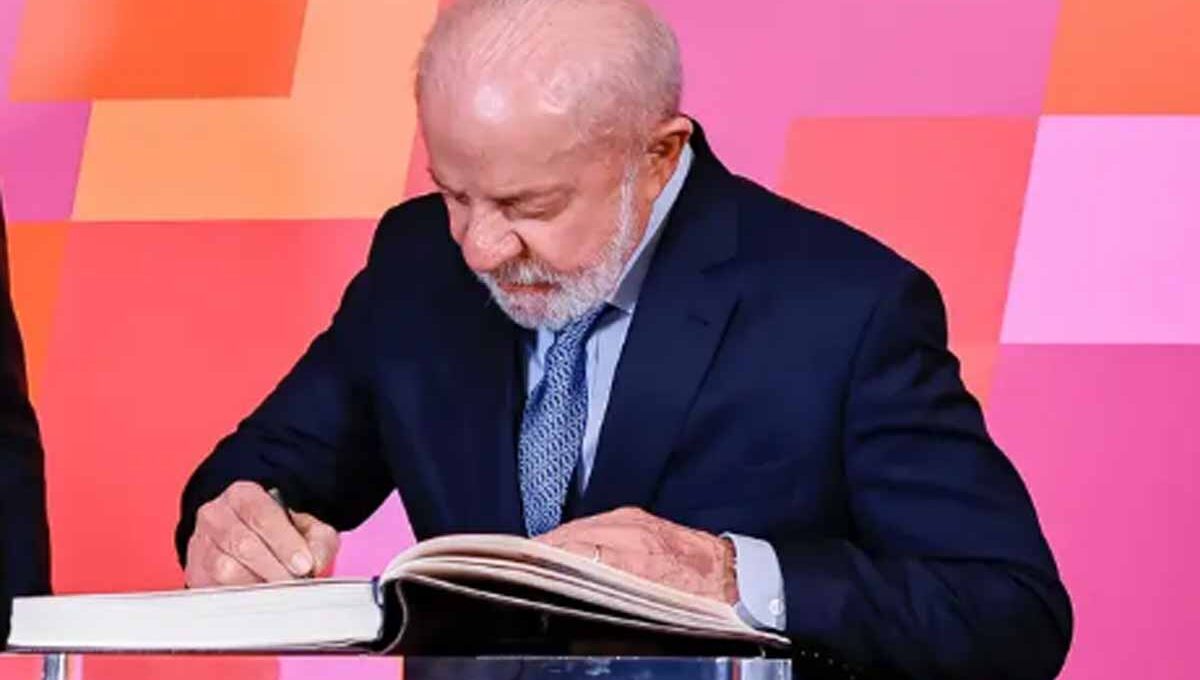 Lula defende parceria Brasil-UE para energia limpa e critica impactos da guerra durante feira industrial na Alemanha