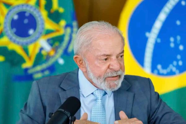 Lula defende reciprocidade e apoia retirada de credencial de agente dos EUA pela Polícia Federal