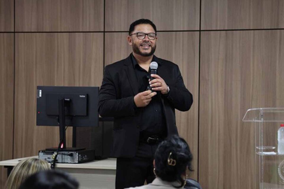 <div style="
                font-size: 18px;
                font-weight: bold;
                color: #0073aa;
                margin-bottom: 5px;
                text-transform: uppercase;
            ">SAÚDE MENTAL</div>MPRO realiza simpósio em Porto Velho e reforça estratégias de saúde e segurança no trabalho público