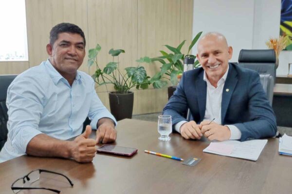 Ezequiel Neiva destina R$ 520 mil e garante equipamentos para produtores do Assentamento Maranata, em Chupinguaia