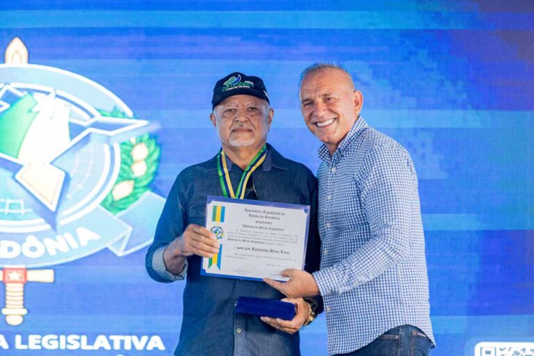 Assembleia Legislativa de Rondônia homenageia gerente do Parque Estadual de Corumbiara durante Agrocom