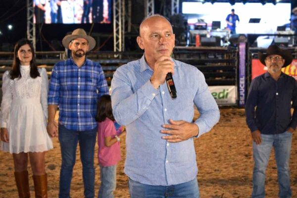 Deputado Ezequiel Neiva destina R$ 200 mil para Expoagro de Cerejeiras e reforça apoio ao evento em 2026