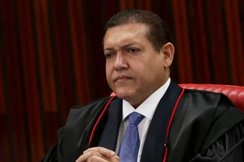 <div style="
                font-size: 18px;
                font-weight: bold;
                color: #0073aa;
                margin-bottom: 5px;
                text-transform: uppercase;
            ">JUSTIÇA ELEITORAL</div>Nunes Marques tomará posse como presidente do TSE em 12 de maio após fim de mandato de Cármen Lúcia