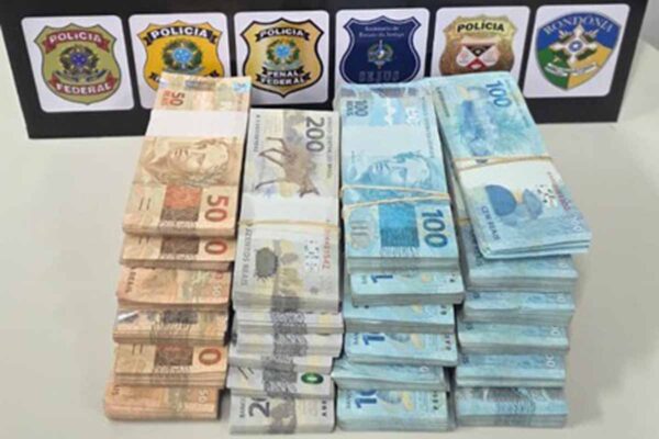 Mulher é presa com mais de R$ 260 mil em dinheiro vivo em Porto Velho por suspeita de lavagem de dinheiro