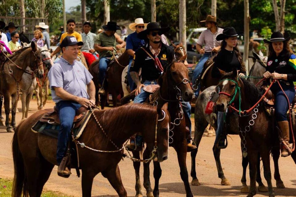 <div style="
                font-size: 18px;
                font-weight: bold;
                color: #0073aa;
                margin-bottom: 5px;
                text-transform: uppercase;
            ">CULTURA REGIONAL</div>Exporic impulsiona economia e cultura no Vale do Jamari com participação de Pedro Fernandes