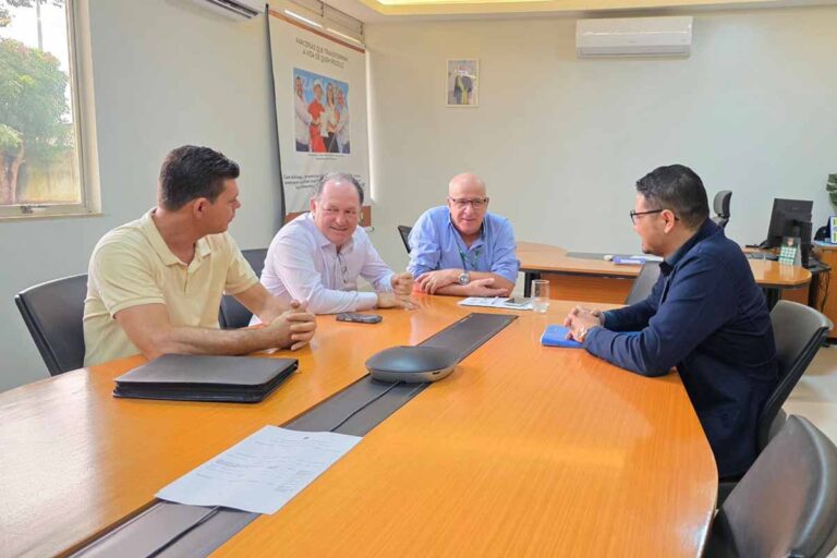 Pedro Fernandes trata de regularização fundiária em reunião com Incra em Rondônia