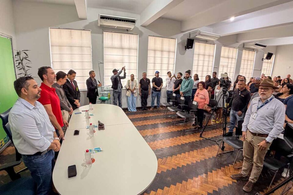 <div style="
                font-size: 18px;
                font-weight: bold;
                color: #0073aa;
                margin-bottom: 5px;
                text-transform: uppercase;
            ">EDUCAÇÃO</div>Porto Velho convoca professores aprovados e inicia reforço em mais de 50 escolas da rede municipal