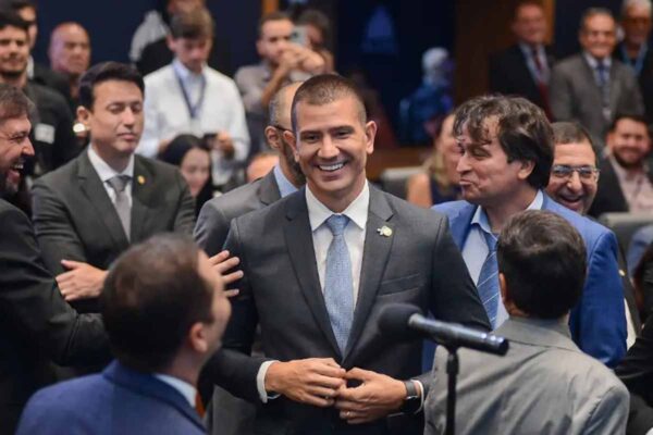 PDT recorre ao STF contra eleição de Douglas Ruas na Alerj e questiona voto aberto