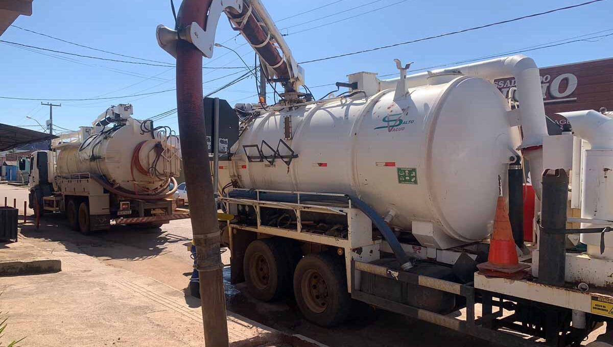 Prefeitura amplia esvaziamento de fossas e acumula 216 metros de limpeza em ações de saúde pública