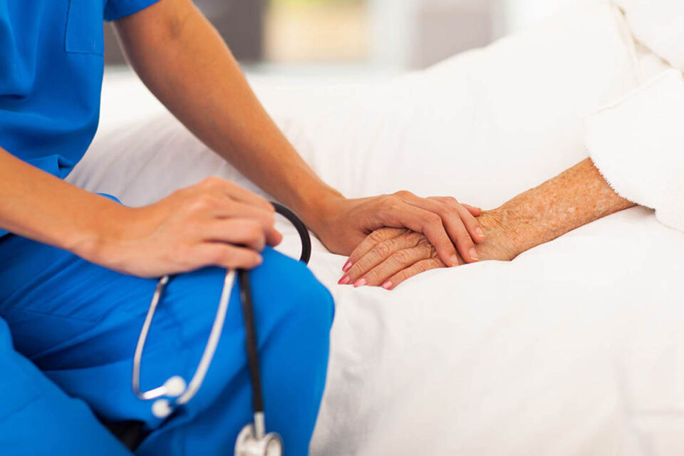 <div style="
                font-size: 18px;
                font-weight: bold;
                color: #0073aa;
                margin-bottom: 5px;
                text-transform: uppercase;
            ">SAÚDE PÚBLICA</div>MPRO aciona Justiça para ampliar leitos clínicos e liberar UTIs em Cacoal