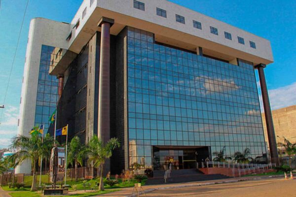 TJRO condena banco por cobrança indevida em conta inativa e determina indenização a empresa