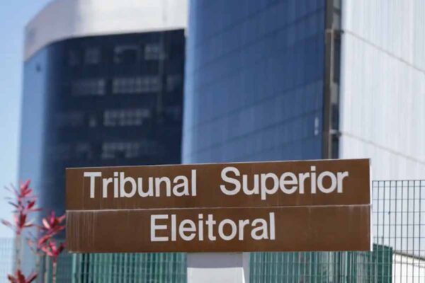 TSE forma maioria para cassar mandato do governador de Roraima e prevê novas eleições