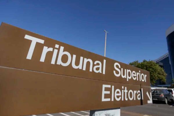 Julgamento no TSE que pode cassar mandato em Roraima é retomado com placar parcial de 2 a 0