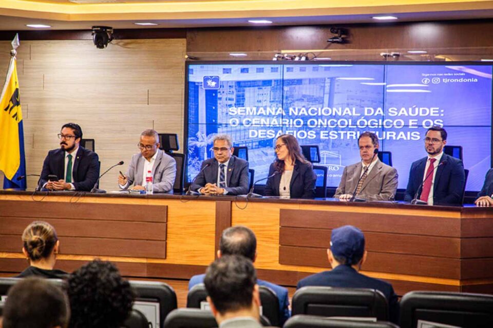 <div style="
                font-size: 18px;
                font-weight: bold;
                color: #0073aa;
                margin-bottom: 5px;
                text-transform: uppercase;
            ">POLÍTICAS PÚBLICAS</div>Semana da Saúde em Rondônia inicia com workshop sobre desafios no tratamento oncológico na rede pública