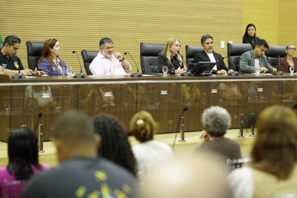 Audiência na Alero define encaminhamentos para política estadual de proteção animal em Rondônia