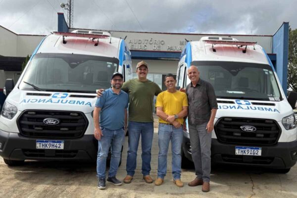 Ambulância semi-UTI é entregue em Mirante da Serra e amplia transporte de pacientes