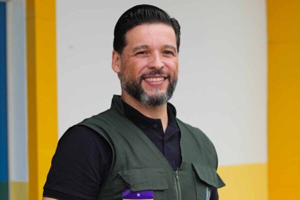 Delegado Camargo destina R$ 2,6 milhões para ônibus de pacientes e amplia transporte de saúde em Ariquemes