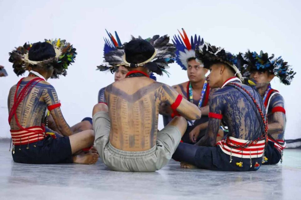 <div style="
                font-size: 18px;
                font-weight: bold;
                color: #0073aa;
                margin-bottom: 5px;
                text-transform: uppercase;
            ">MOSTRA CULTURAL</div>Mostra Maloca reúne 240 participantes em Porto Velho com oficinas e apresentações indígenas