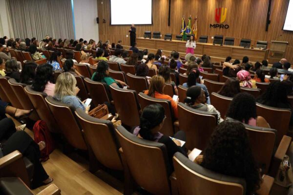 MPRO capacita mais de 500 pessoas e reforça direitos de pessoas com autismo em Rondônia