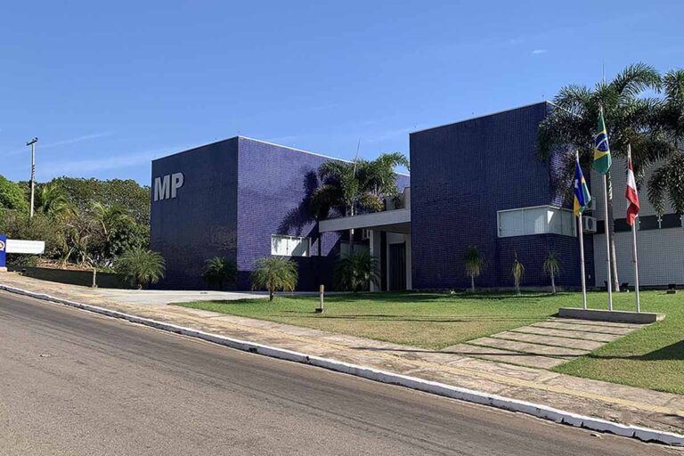 Réu é condenado a mais de 38 anos por feminicídio de companheira em Santa Luzia D’Oeste