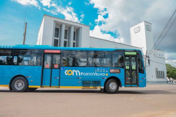 Transporte universitário noturno em Porto Velho passa por estudo para reduzir tempo de deslocamento