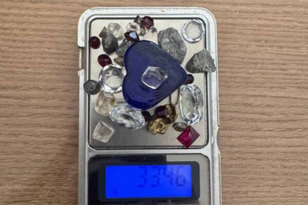 Polícia Federal cumpre 14 mandados em operação contra mineração ilegal e comércio de diamantes em RO e MT