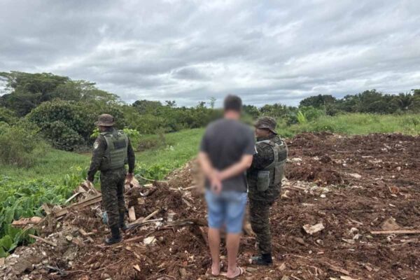 Polícia Ambiental interrompe descarte irregular de resíduos e autua responsáveis em Rolim de Moura