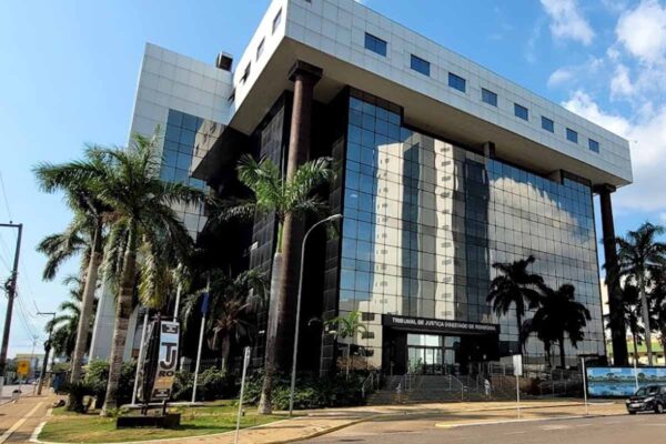 Justiça suspende seletivo da Prefeitura de Nova União após apontamentos de ilegalidades e impõe multa ao prefeito