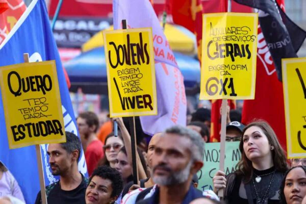Flávio Bolsonaro propõe pagamento por hora trabalhada como alternativa ao fim da escala 6×1