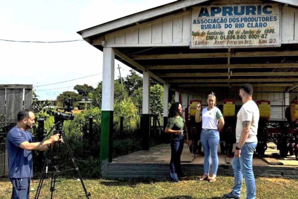 <div style="
                font-size: 18px;
                font-weight: bold;
                color: #0073aa;
                margin-bottom: 5px;
                text-transform: uppercase;
            ">AGRICULTURA FAMILIAR</div>Alero no Agro: equipamentos adquiridos por emenda ampliam apoio a produtores em Espigão do Oeste