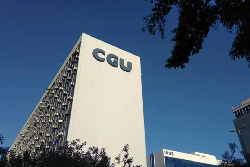 <div style="
                font-size: 18px;
                font-weight: bold;
                color: #0073aa;
                margin-bottom: 5px;
                text-transform: uppercase;
            ">TRANSPARÊNCIA PÚBLICA</div>CGU lança plataforma com inteligência artificial para ampliar acesso a dados públicos da União