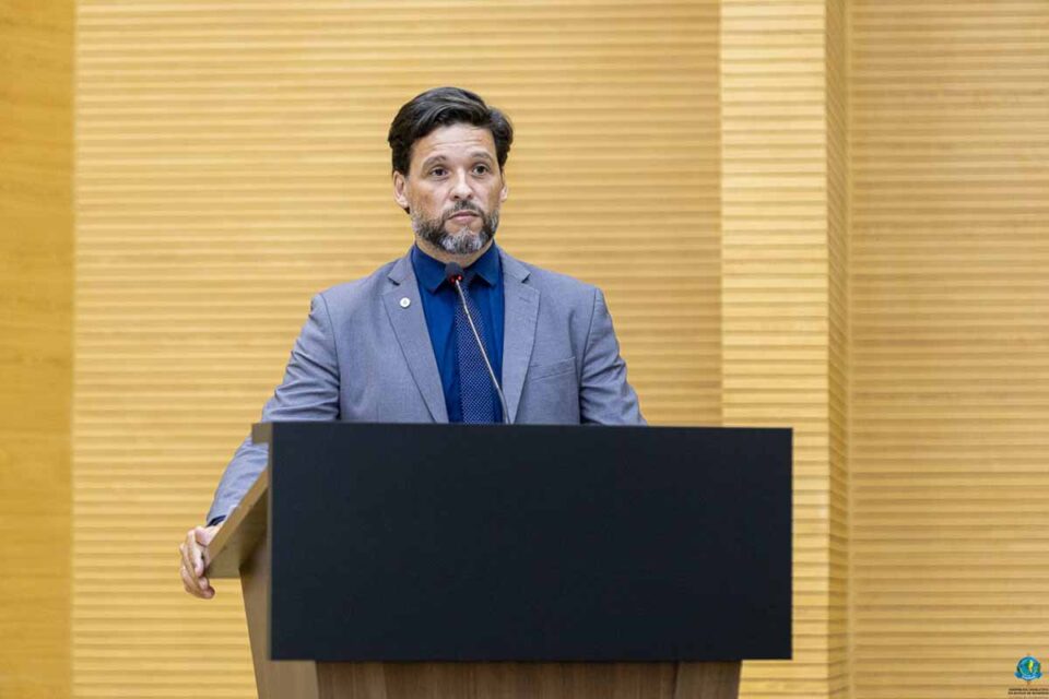 <div style="
                font-size: 18px;
                font-weight: bold;
                color: #0073aa;
                margin-bottom: 5px;
                text-transform: uppercase;
            ">ABASTECIMENTO</div>Deputado Delegado Camargo cobra esclarecimentos sobre qualidade da água no Orgulho do Madeira, em Porto Velho