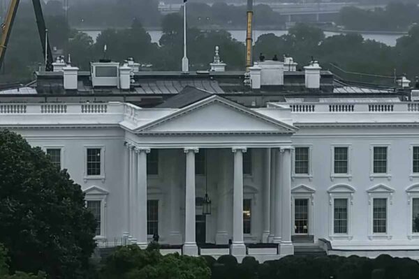 Suspeito morre após tiroteio próximo à Casa Branca em Washington