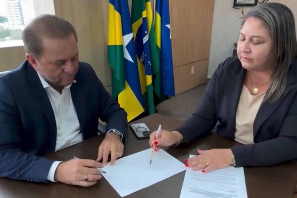 Cirone Deiró amplia apoio a Chupinguaia com obras, recursos e ações na zona rural