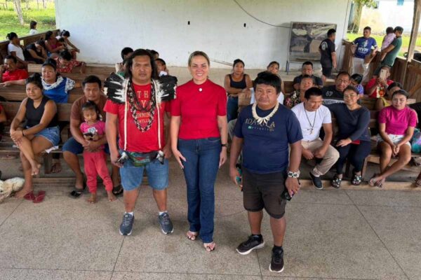 Cláudia de Jesus leva demandas da aldeia Central Karitiana a órgãos do governo em Porto Velho